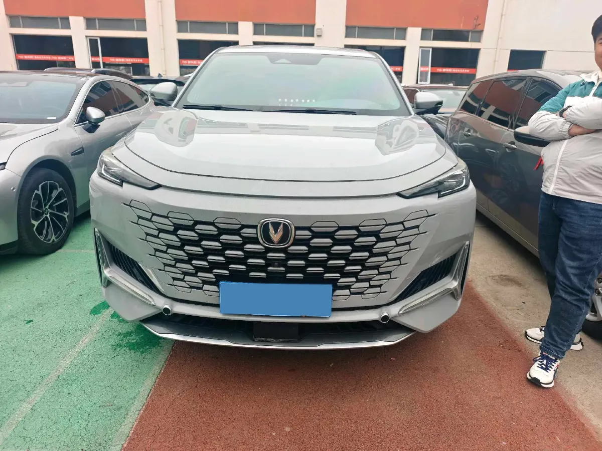 2021 ChangAn UNI-K 2.0T 233HP L4 8AT,autocango,china used car exporter,china ev exporter,chinese used car exporter,chinese used ev exporter