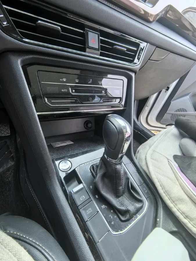 2022 Ford Transit 2.0T 202HP L4 6AT,autocango,china used car exporter,china ev exporter,chinese used car exporter,chinese used ev exporter