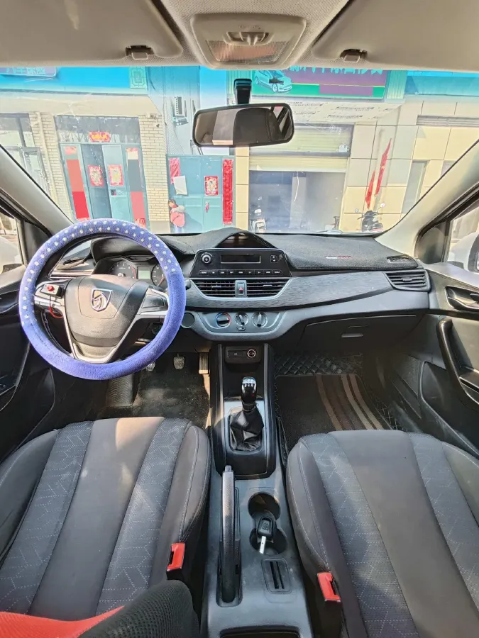 2016 BaoJun 310 1.2L 82HP L4 5MT,autocango,china used car exporter,china ev exporter,chinese used car exporter,chinese used ev exporter