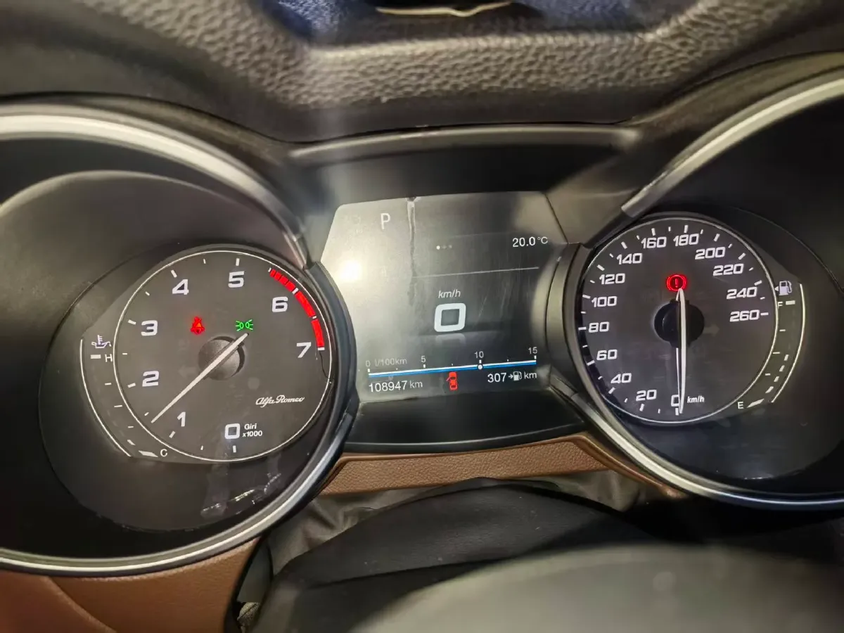 2017 Ford Mustang 2.3T 314HP L4 6AT,autocango,china used car exporter,china ev exporter,chinese used car exporter,chinese used ev exporter