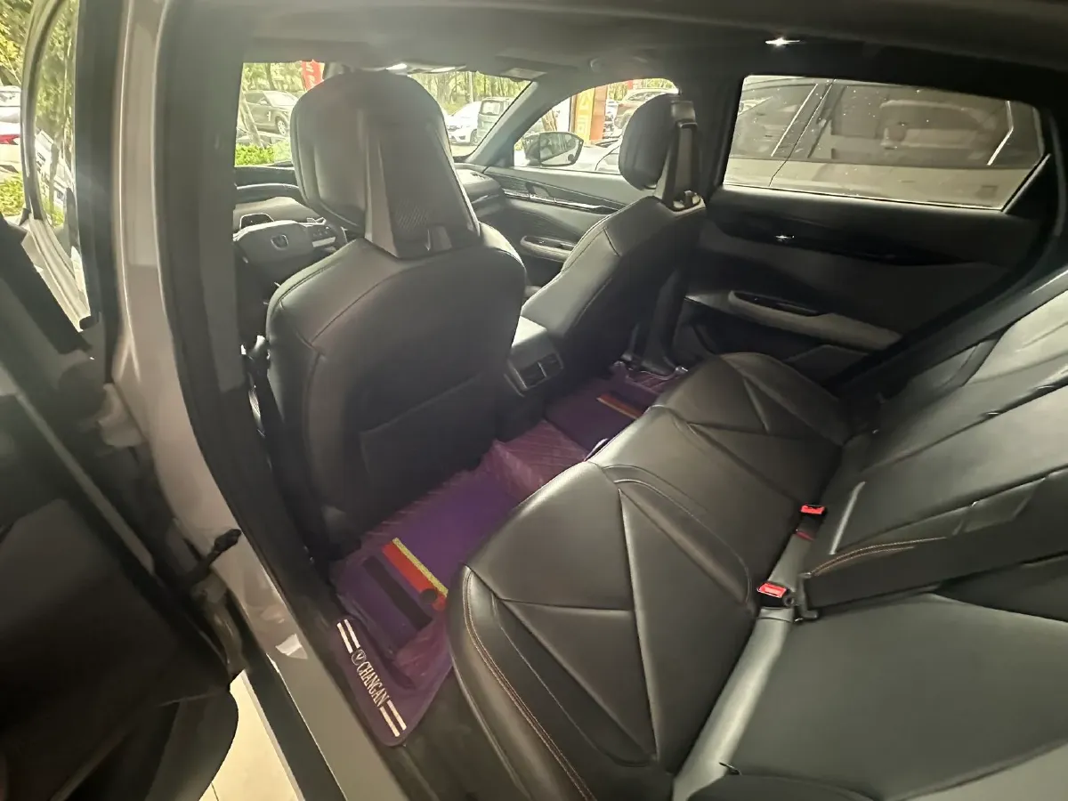 2022 ChangAn UNI-V 1.5T 188HP L4 7DCT,autocango,china used car exporter,china ev exporter,chinese used car exporter,chinese used ev exporter