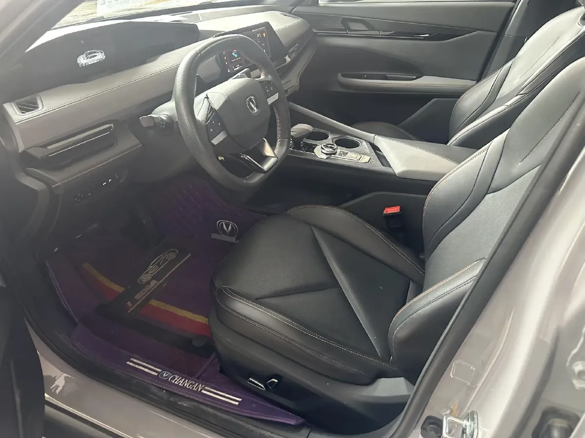 2022 ChangAn UNI-V 1.5T 188HP L4 7DCT,autocango,china used car exporter,china ev exporter,chinese used car exporter,chinese used ev exporter