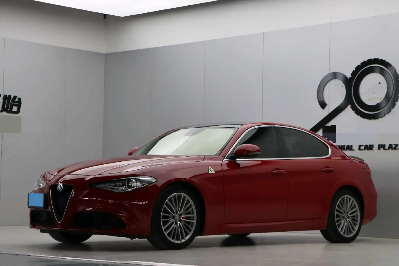 2017 Alfa Romeo Giulia 2.0T 200HP L4 8AT,autocango,china used car exporter,china ev exporter,chinese used car exporter,chinese used ev exporter