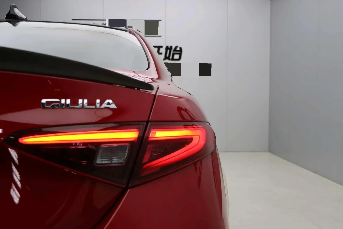 2017 Alfa Romeo Giulia 2.0T 200HP L4 8AT,autocango,china used car exporter,china ev exporter,chinese used car exporter,chinese used ev exporter