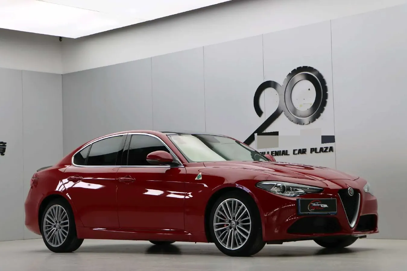 2017 Alfa Romeo Giulia 2.0T 200HP L4 8AT,autocango,china used car exporter,china ev exporter,chinese used car exporter,chinese used ev exporter