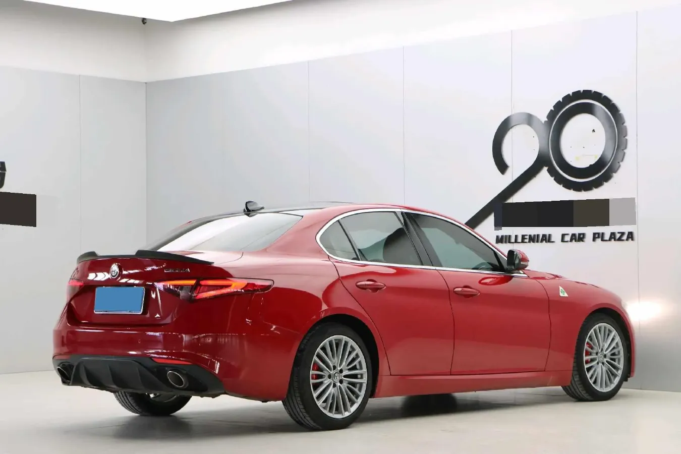 2017 Alfa Romeo Giulia 2.0T 200HP L4 8AT,autocango,china used car exporter,china ev exporter,chinese used car exporter,chinese used ev exporter