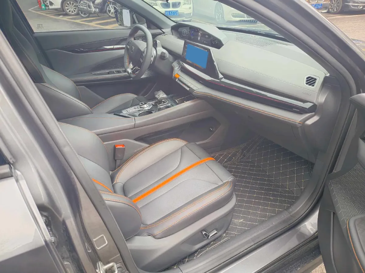 2024 ChangAn UNI-V 1.5T 188HP L4 7DCT,autocango,china used car exporter,china ev exporter,chinese used car exporter,chinese used ev exporter