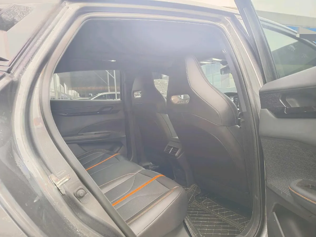 2024 ChangAn UNI-V 1.5T 188HP L4 7DCT,autocango,china used car exporter,china ev exporter,chinese used car exporter,chinese used ev exporter