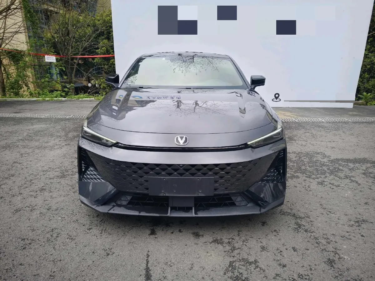 2024 ChangAn UNI-V 1.5T 188HP L4 7DCT,autocango,china used car exporter,china ev exporter,chinese used car exporter,chinese used ev exporter