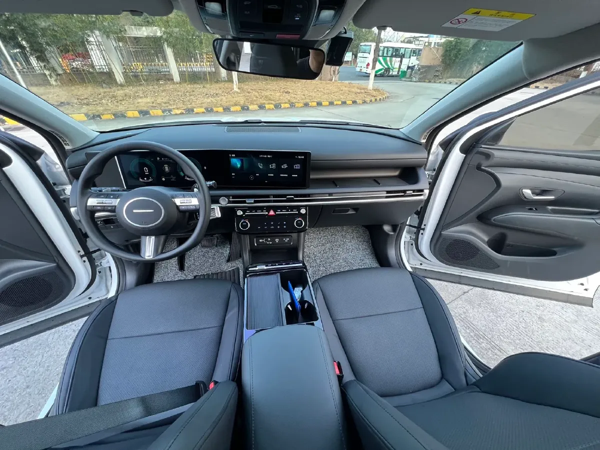 2025 Hyundai Tucson 1.5T 200HP L4 8AT,autocango,china used car exporter,china ev exporter,chinese used car exporter,chinese used ev exporter