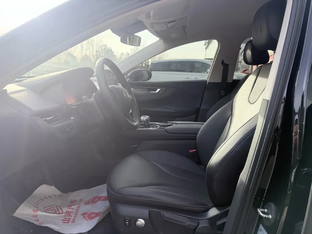 2022 HongQi E-QM5 BEV 54KWH,autocango,china used car exporter,china ev exporter,chinese used car exporter,chinese used ev exporter