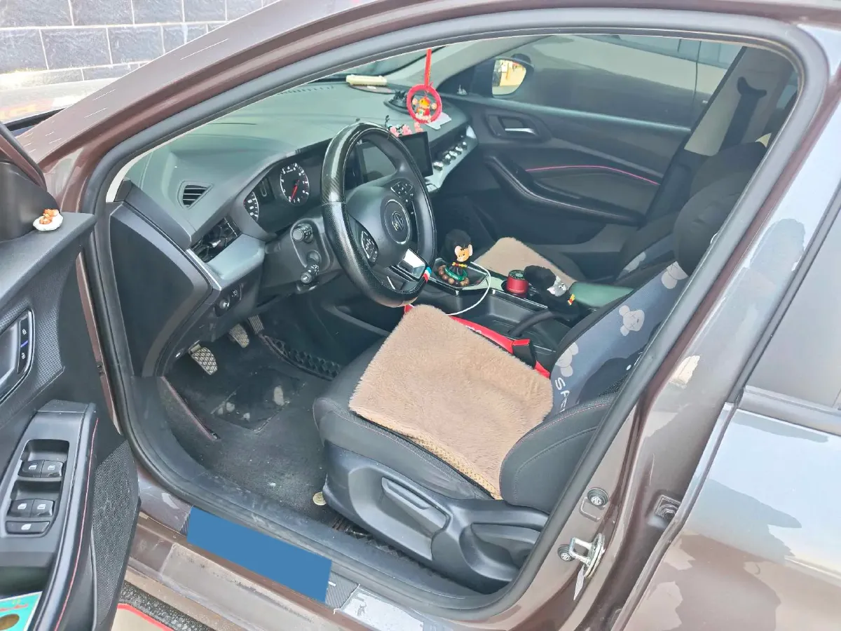 2023 MG 5 1.5L 129HP L4 5MT,autocango,china used car exporter,china ev exporter,chinese used car exporter,chinese used ev exporter