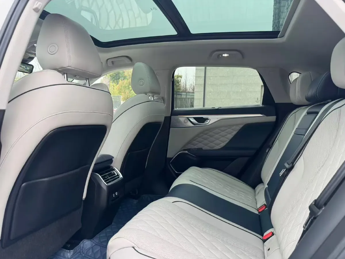 2021 MINI MINI 1.5T 102HP L3 7DCT,autocango,china used car exporter,china ev exporter,chinese used car exporter,chinese used ev exporter