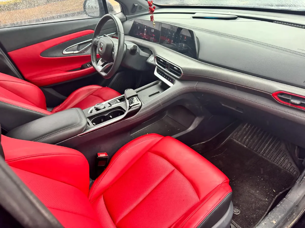 2021 ChangAn UNI-T 1.5T 180HP L4 7DCT,autocango,china used car exporter,china ev exporter,chinese used car exporter,chinese used ev exporter