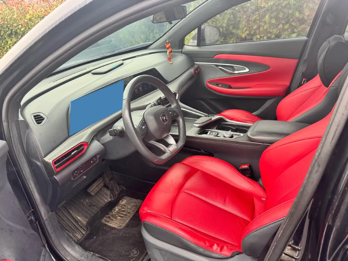 2021 ChangAn UNI-T 1.5T 180HP L4 7DCT,autocango,china used car exporter,china ev exporter,chinese used car exporter,chinese used ev exporter