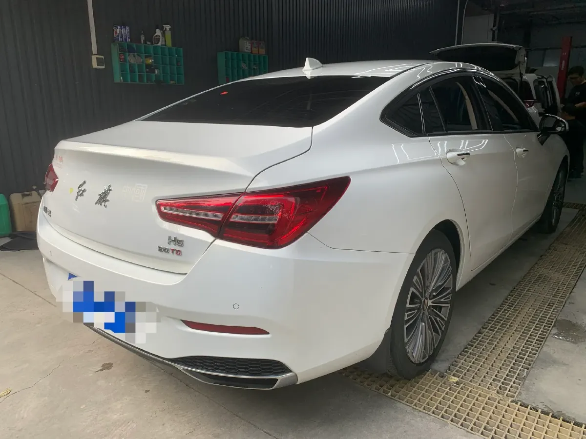 2022 HongQi H5 1.5T 169HP L4 7DCT,autocango,china used car exporter,china ev exporter,chinese used car exporter,chinese used ev exporter