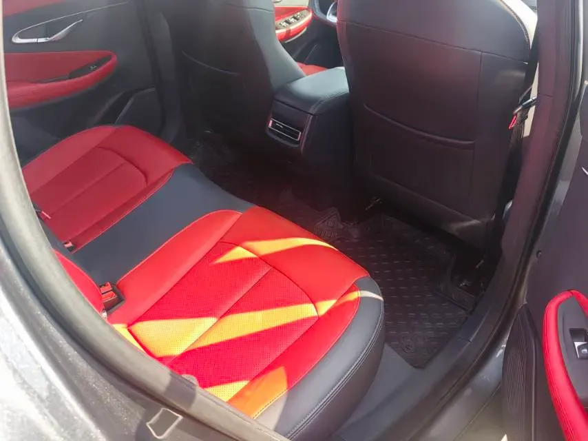 2020 ChangAn UNI-T 1.5T 180HP L4 7DCT,autocango,china used car exporter,china ev exporter,chinese used car exporter,chinese used ev exporter