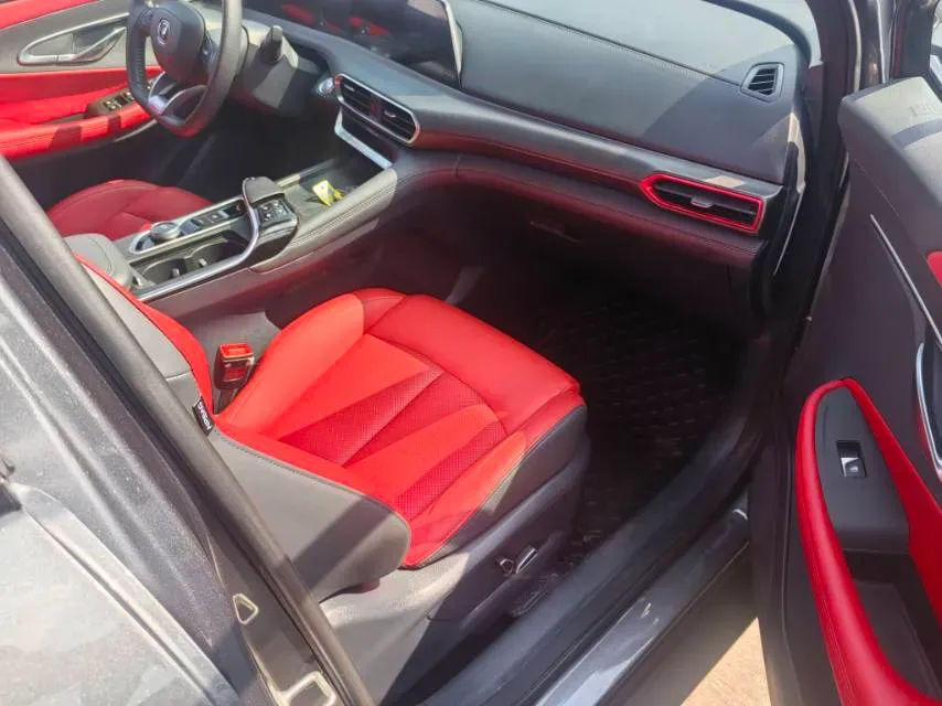 2020 ChangAn UNI-T 1.5T 180HP L4 7DCT,autocango,china used car exporter,china ev exporter,chinese used car exporter,chinese used ev exporter