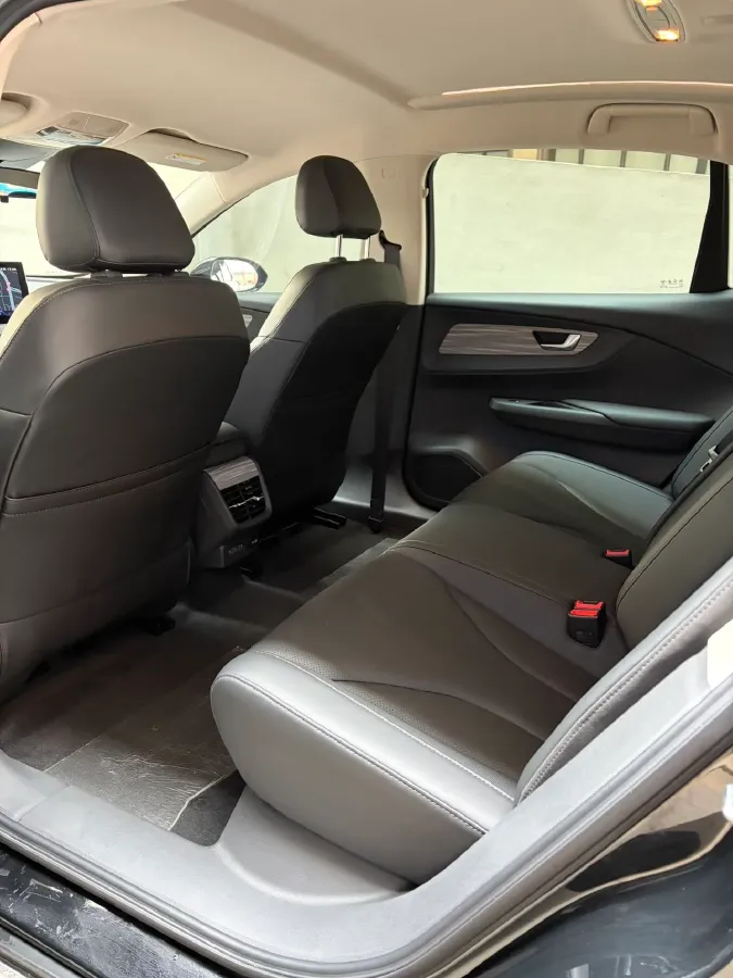 2024 HongQi E-QM5 BEV 72KWH,autocango,china used car exporter,china ev exporter,chinese used car exporter,chinese used ev exporter