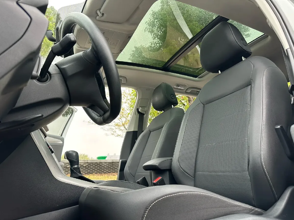 2021 Volkswagen T-Roc 1.4T 150HP L4 7DCT,autocango,china used car exporter,china ev exporter,chinese used car exporter,chinese used ev exporter