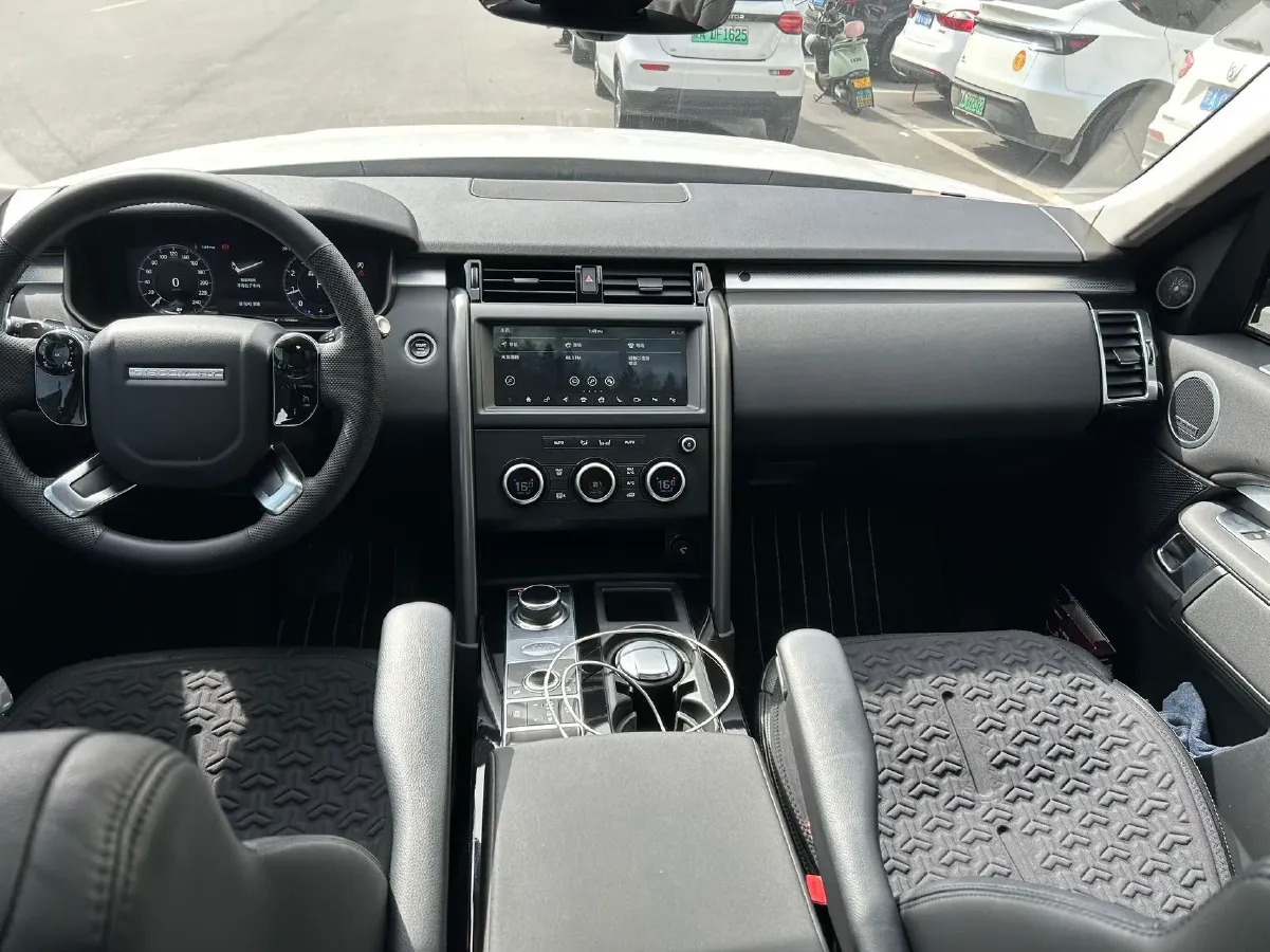 2020 Land Rover Discovery 3.0T 340HP V6 8AT,autocango,china used car exporter,china ev exporter,chinese used car exporter,chinese used ev exporter