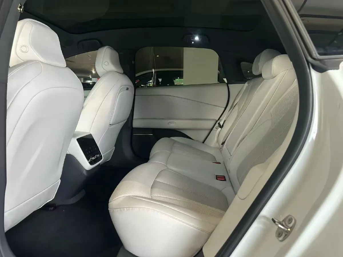 2024 Xpeng P7+ BEV 60.7KWH,autocango,china used car exporter,china ev exporter,chinese used car exporter,chinese used ev exporter