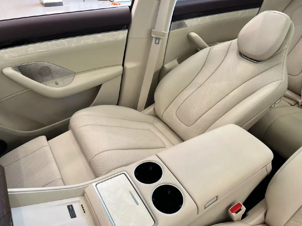 2026 Luxeed R7 REEV 156HP REEV,autocango,china used car exporter,china ev exporter,chinese used car exporter,chinese used ev exporter