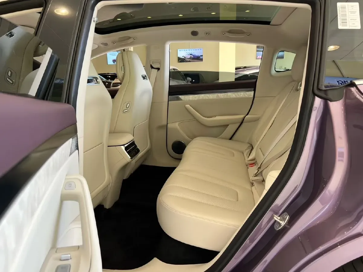 2026 Luxeed R7 REEV 156HP REEV,autocango,china used car exporter,china ev exporter,chinese used car exporter,chinese used ev exporter