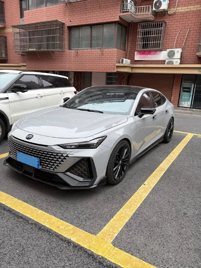 2022 ChangAn UNI-V 2.0T 233HP L4 8AT,autocango,china used car exporter,china ev exporter,chinese used car exporter,chinese used ev exporter