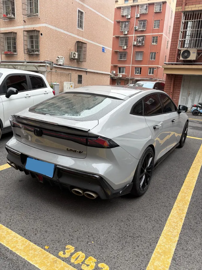 2022 ChangAn UNI-V 2.0T 233HP L4 8AT,autocango,china used car exporter,china ev exporter,chinese used car exporter,chinese used ev exporter