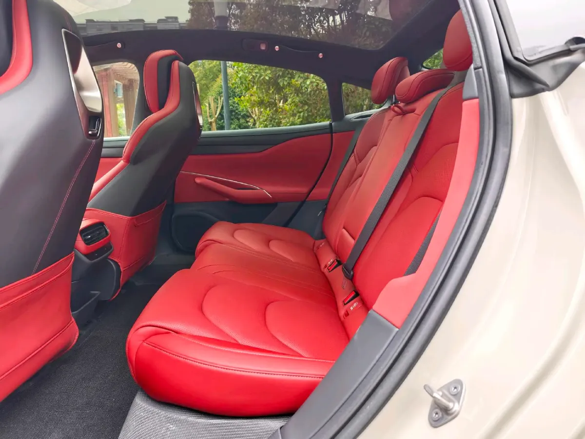 2024 MI SU7 BEV 73.6KWH,autocango,china used car exporter,china ev exporter,chinese used car exporter,chinese used ev exporter