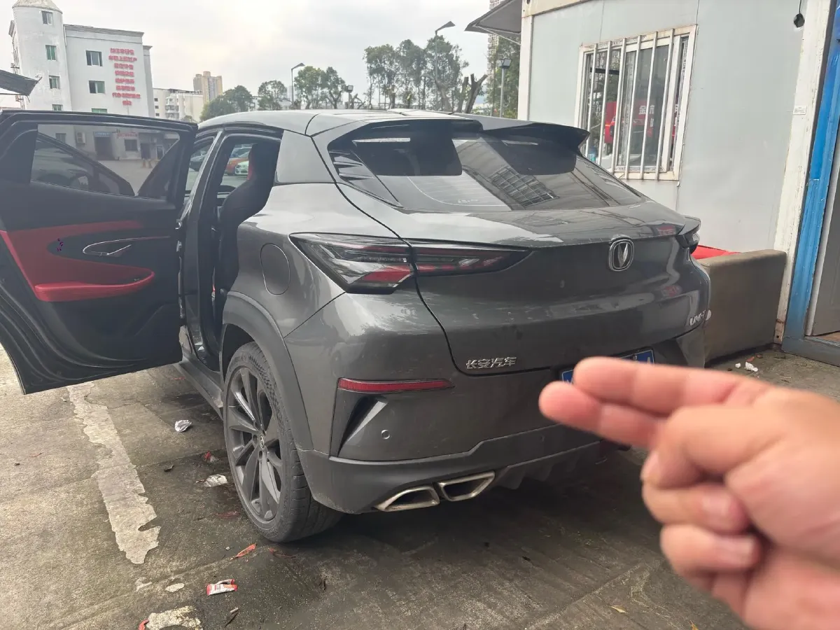 2020 ChangAn UNI-T 1.5T 180HP L4 7DCT,autocango,china used car exporter,china ev exporter,chinese used car exporter,chinese used ev exporter