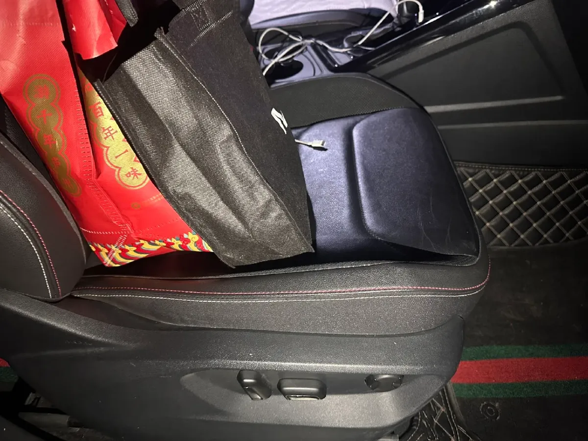 2020 Volkswagen Tayron 2.0T 186HP L4 7DCT,autocango,china used car exporter,china ev exporter,chinese used car exporter,chinese used ev exporter