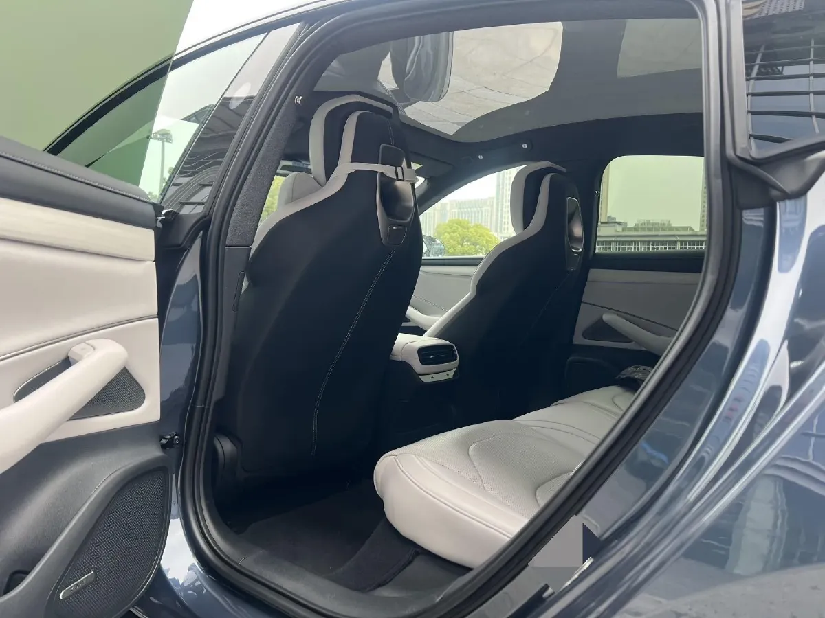 2024 MI SU7 BEV 73.6KWH,autocango,china used car exporter,china ev exporter,chinese used car exporter,chinese used ev exporter