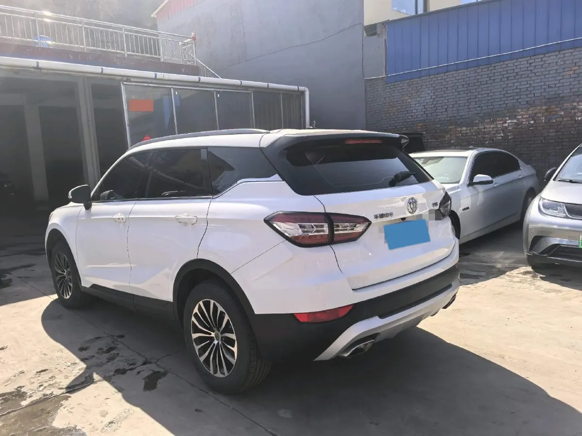 2018 Brilliance Auto V6 1.5T 150HP L4 7DCT,autocango,china used car exporter,china ev exporter,chinese used car exporter,chinese used ev exporter