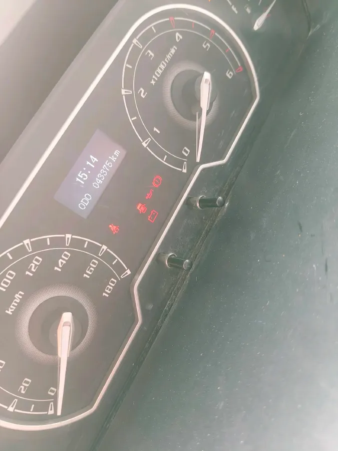 2021 MAXUS XinTu V80 2.0T 127HP L4 6MT,autocango,china used car exporter,china ev exporter,chinese used car exporter,chinese used ev exporter