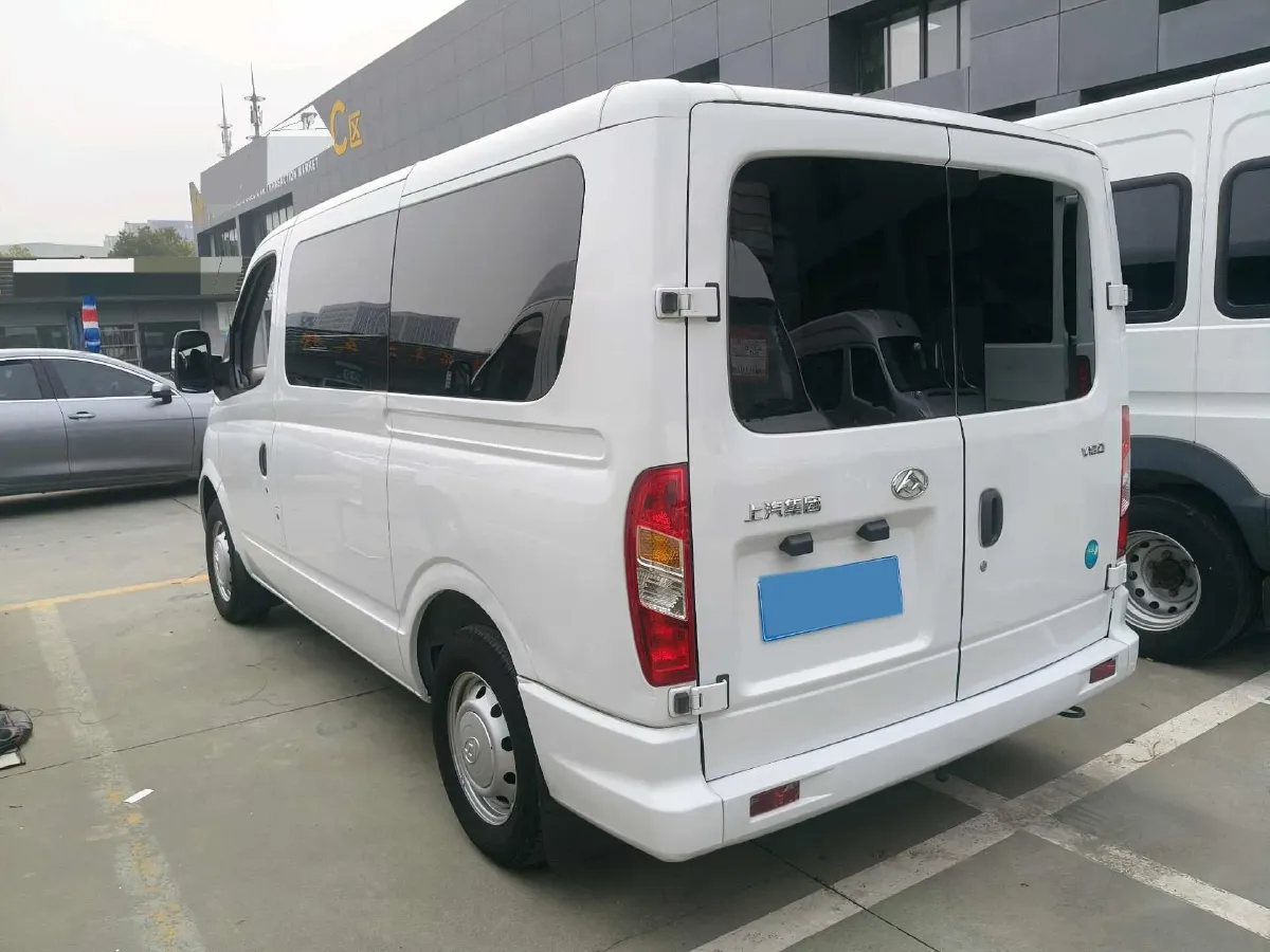 2021 MAXUS XinTu V80 2.0T 127HP L4 6MT,autocango,china used car exporter,china ev exporter,chinese used car exporter,chinese used ev exporter