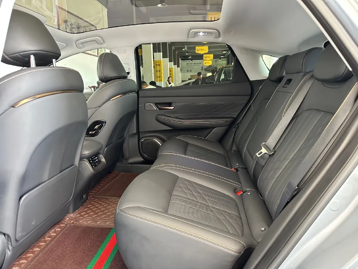 2025 BaoJun XiangJing 1.5T 143HP L4 1DHT PHEV,autocango,china used car exporter,china ev exporter,chinese used car exporter,chinese used ev exporter