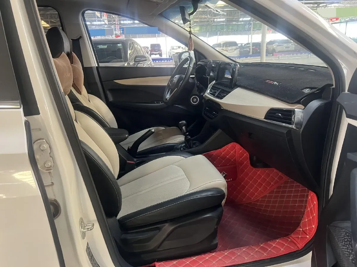 2018 BaoJun 360 1.5L 112HP L4 6MT,autocango,china used car exporter,china ev exporter,chinese used car exporter,chinese used ev exporter