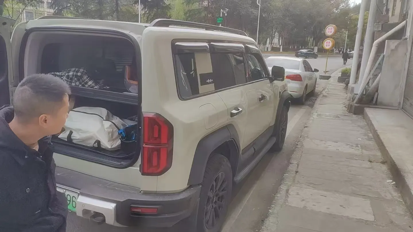 2023 FangChengBao Bao 5 1.5T 194HP L4 E-CVT PHEV 31.8KWH,autocango,china used car exporter,china ev exporter,chinese used car exporter,chinese used ev exporter