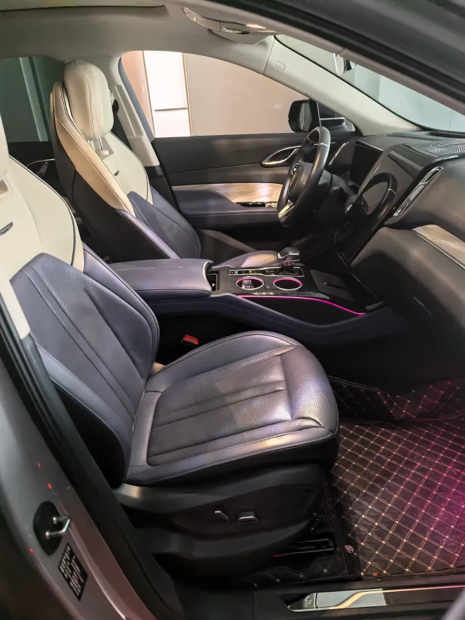 2023 HongQi HS3 2.0T 252HP L4 8AT,autocango,china used car exporter,china ev exporter,chinese used car exporter,chinese used ev exporter