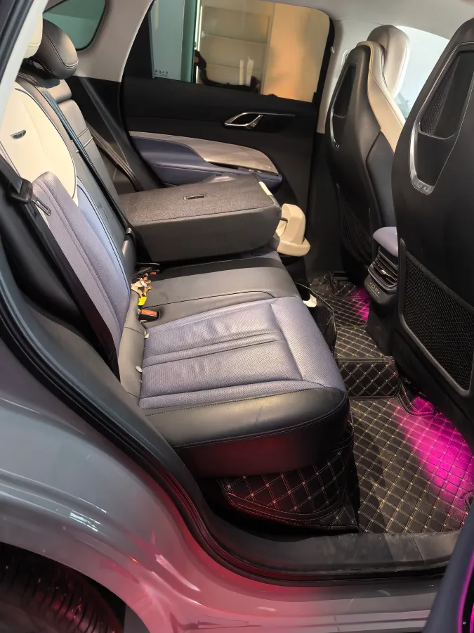 2023 HongQi HS3 2.0T 252HP L4 8AT,autocango,china used car exporter,china ev exporter,chinese used car exporter,chinese used ev exporter