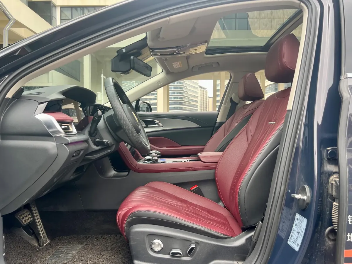 2023 HongQi H5 2.0T 224HP L4 8AT,autocango,china used car exporter,china ev exporter,chinese used car exporter,chinese used ev exporter