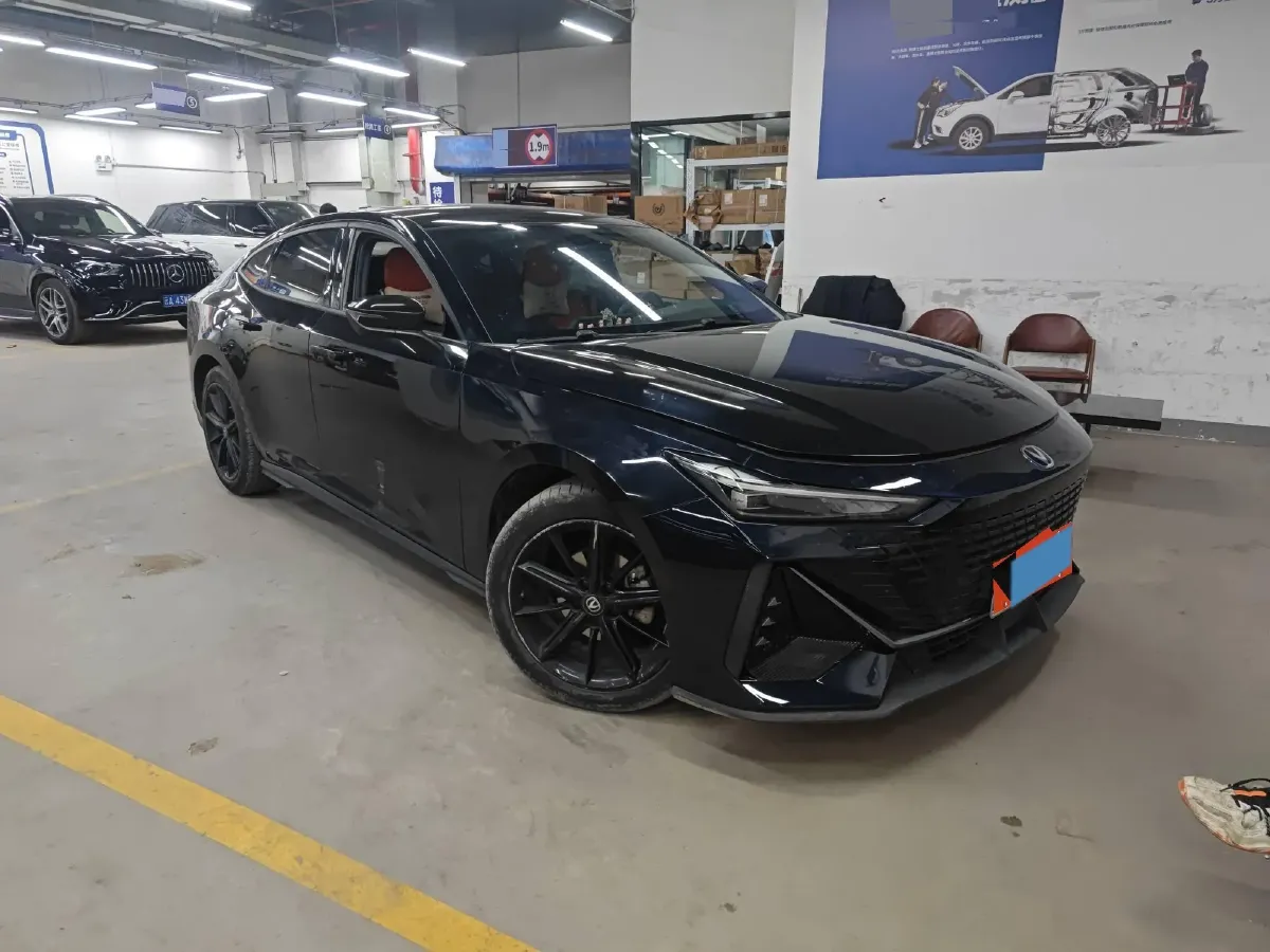 2022 ChangAn UNI-V 1.5T 188HP L4 7DCT,autocango,china used car exporter,china ev exporter,chinese used car exporter,chinese used ev exporter