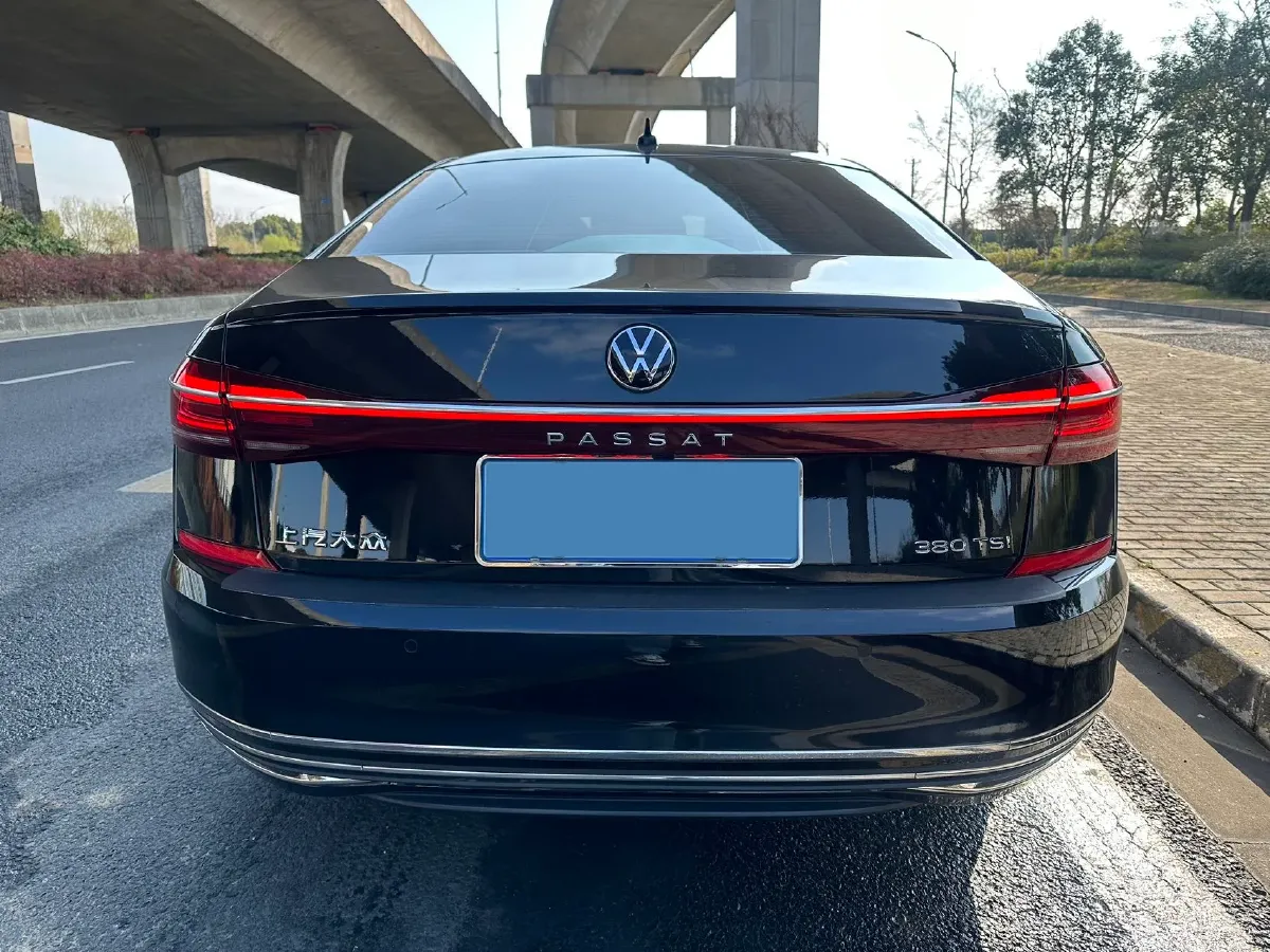 2024 Volkswagen Passat 2.0T 220HP L4 7DCT,autocango,china used car exporter,china ev exporter,chinese used car exporter,chinese used ev exporter