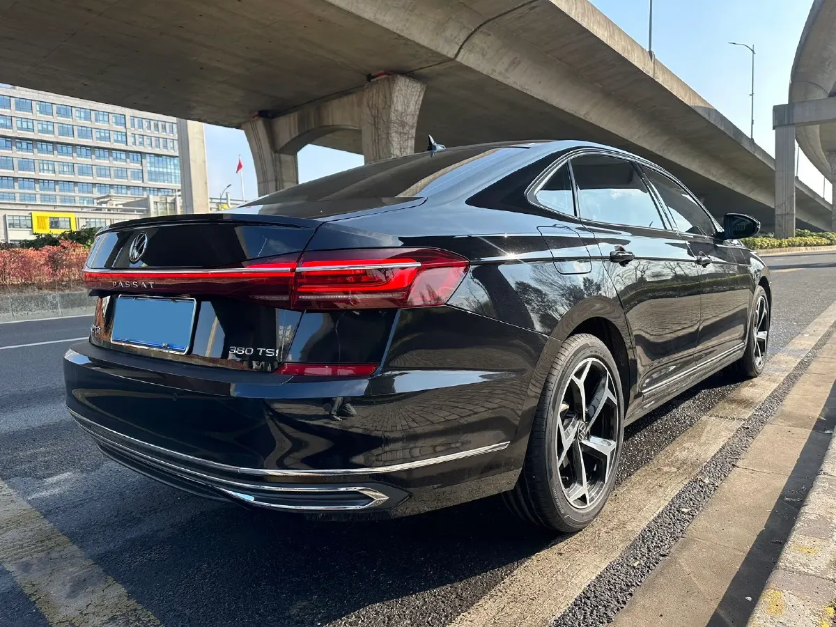 2024 Volkswagen Passat 2.0T 220HP L4 7DCT,autocango,china used car exporter,china ev exporter,chinese used car exporter,chinese used ev exporter