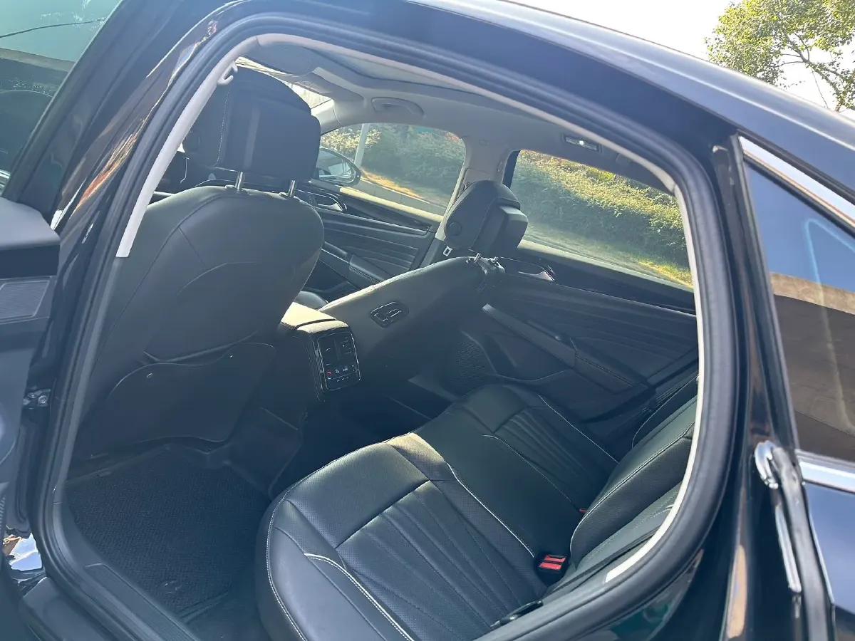 2024 Volkswagen Passat 2.0T 220HP L4 7DCT,autocango,china used car exporter,china ev exporter,chinese used car exporter,chinese used ev exporter