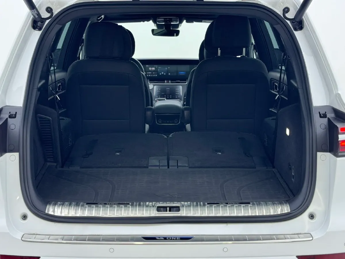 2021 Li ONE Range Extended 131HP REEV 40.5KWH,autocango,china used car exporter,china ev exporter,chinese used car exporter,chinese used ev exporter