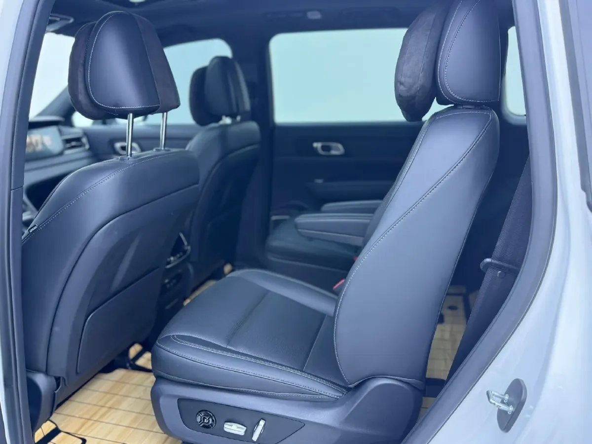 2021 Li ONE Range Extended 131HP REEV 40.5KWH,autocango,china used car exporter,china ev exporter,chinese used car exporter,chinese used ev exporter