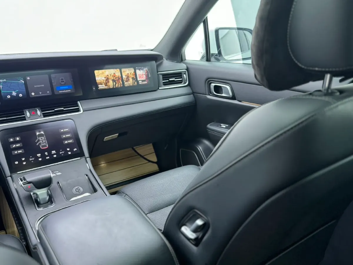 2021 Li ONE Range Extended 131HP REEV 40.5KWH,autocango,china used car exporter,china ev exporter,chinese used car exporter,chinese used ev exporter